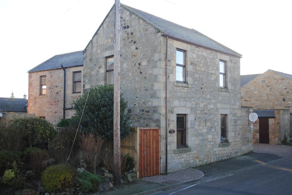 The Olde School House Acomodação com café da manhã Seahouses Exterior foto